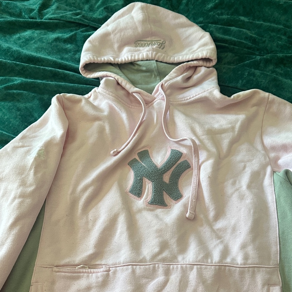 YANKEES Pink and GrAY Hoodie with Logo